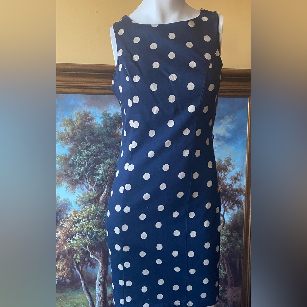 Lori M Collection
Polka Dot Bodycon Dress
Size M